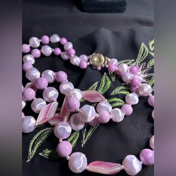 VTG MCM Double strand Choker and clip earring set. Beautiful beads!! - Picture 11 of 11